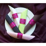 Strasszos szalvétagyűrű, ciklámen