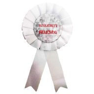 Kitűző született feleség