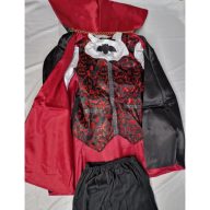 Vámpír fiú jelmez (több méretben)