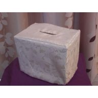 Krém, indás nászajándékgyűjtő doboz