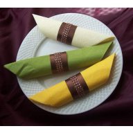 Strasszos szalvétagyűrű barna